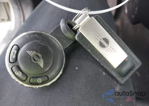 2009 Mini Cooper z USA, uszkodzony, nr VIN WMWMF33519TU75139